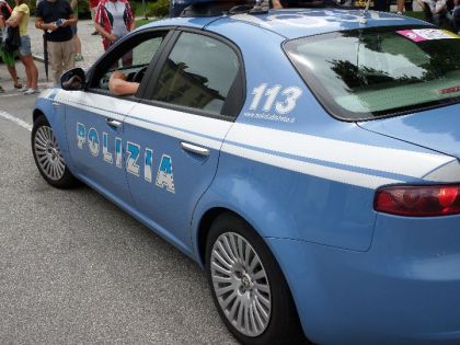 LA POLIZIA DENUNCIA UN CINQUANTENNE PER CIRCONVENZIONE DI INCAPACE