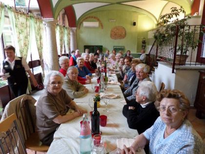 IN FESTA LE DONNE DEGLI “INCONTRI DEL GIOVEDI” DI SUNA