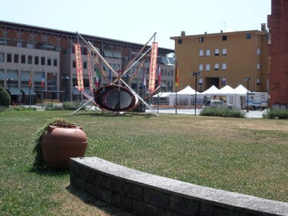 CONCERTO DI NATALE IN PIAZZA DEGLI ALUNNI DELLA SCUOLA PERON