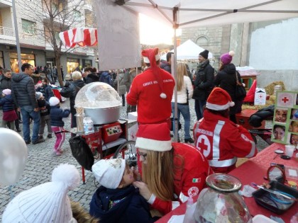 POMERIGGIO DI FESTA A INTRA CON CROCE ROSSA E SUORE ROSMINIANE – RASSEGNA FOTOGRAFICA