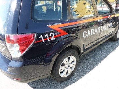 ARRESTATO PER OLTRAGGIO E DANNI ALL’AUTO DEI CARABINIERI