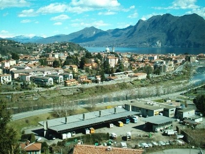 UN’ISOLA ECOLOGICA  PER RACCOGLIERE I RIFIUTI DEI NON RESIDENTI