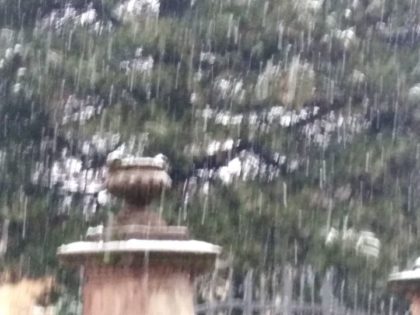 LA NEVE E’ ARRIVATA MA CON ACQUA. E DOMANI ALTRA PIOGGIA