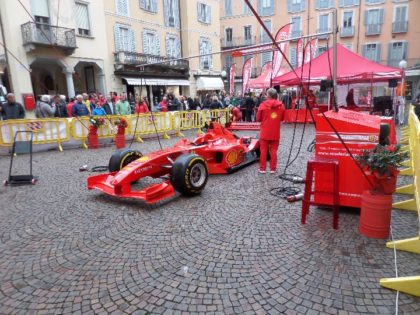 RED PASSION, FERRARI IN MOSTRA A INTRA