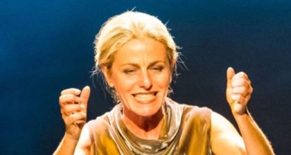 IL “MAGNIFICAT” DI LUCILLA GIAGNONI CONCLUDE LA STAGIONE DI “LAMPI SUL LOGGIONE”