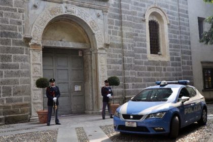 LA POLIZIA COMMEMORA GLI AGENTI CADUTI