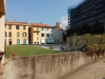 TEPPISTI GIOVANISSIMI IN AZIONE IN PIAZZA SAN VITTORE