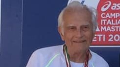 GRANDE ENZO AZZONI, A 90 ANNI DUE TITOLI NAZIONALI AI CAMPIONATI MASTER