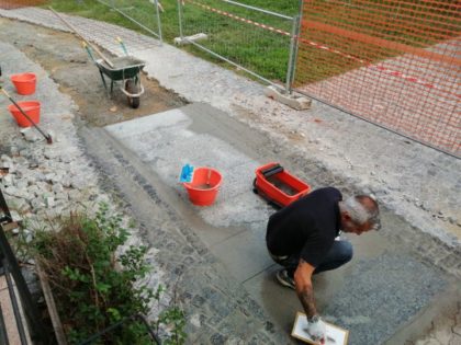 LASTRE DI SERIZZO PER PASSEGGIARE SUL LUNGOLAGO DI PALLANZA