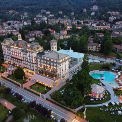 STUDENTI DEL FERRINI-FRANZOSINI CICERONI NELLE VISITE DEL FAI DI PRIMAVERA AL GRAND HOTEL DI STRESA