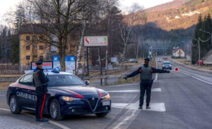 UNA DENUNCIA DEI CARABINIERI PER DANNEGGIAMENTO AGGRAVATO